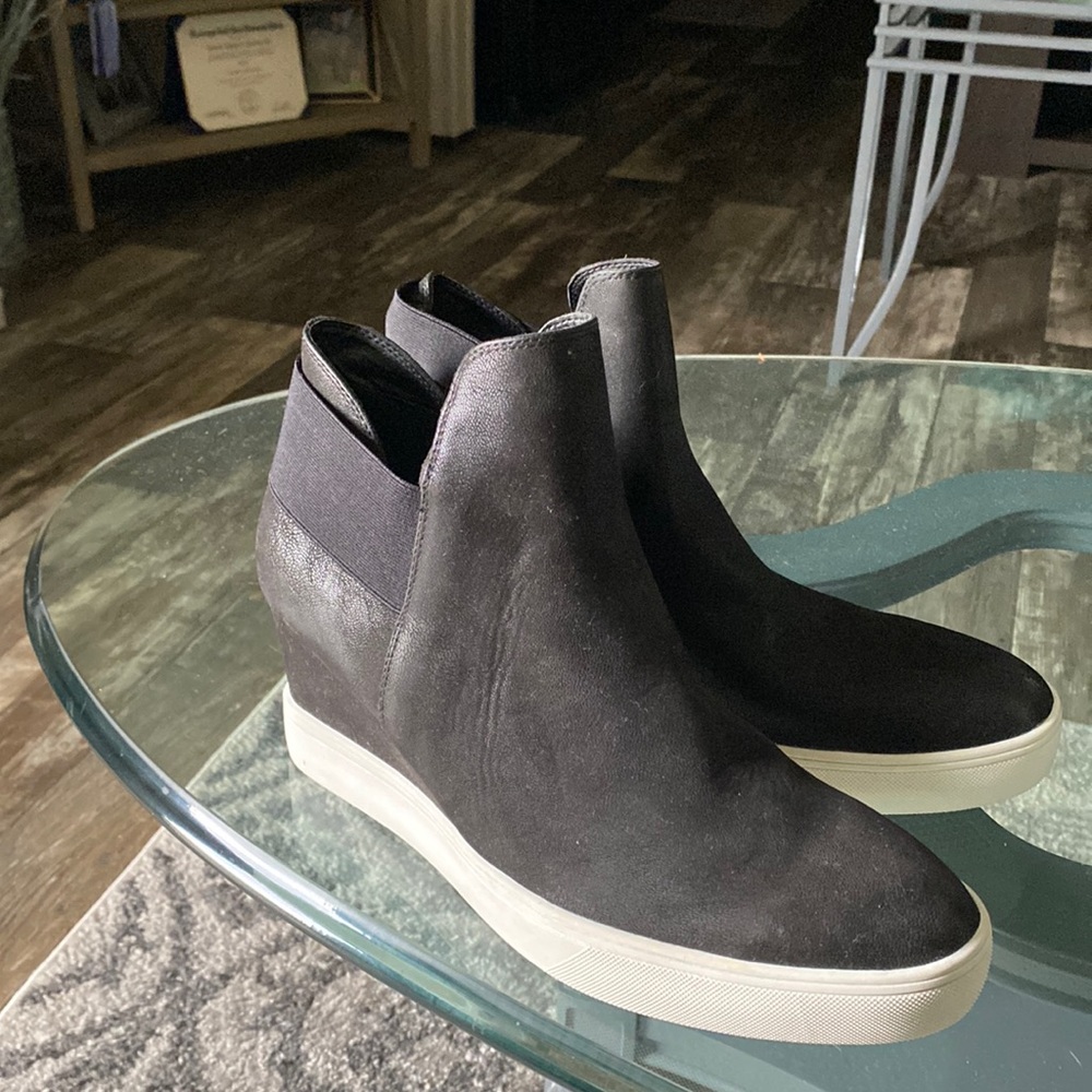 Maurice’s Shoes Women Tis Ankle boot Booties Black Wedge pull on